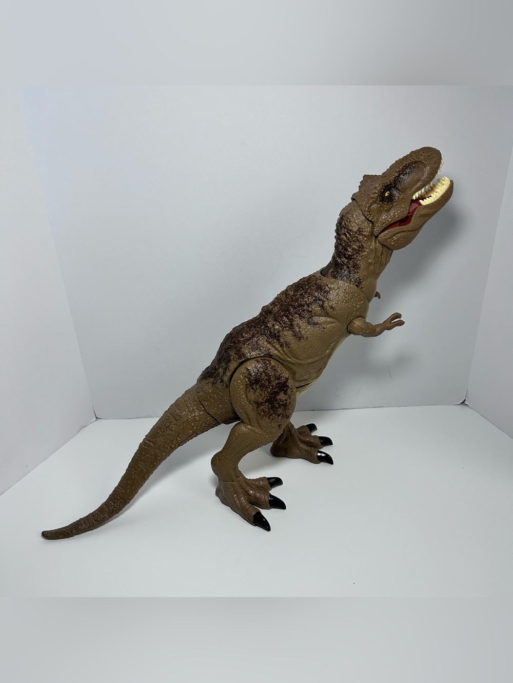 Jurassic World All Out Attack T-Rex Dinosaur Action Figure